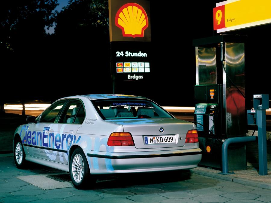  BMW 523g CleanEnergy Concept 1999 года  (фото 2 из 3)